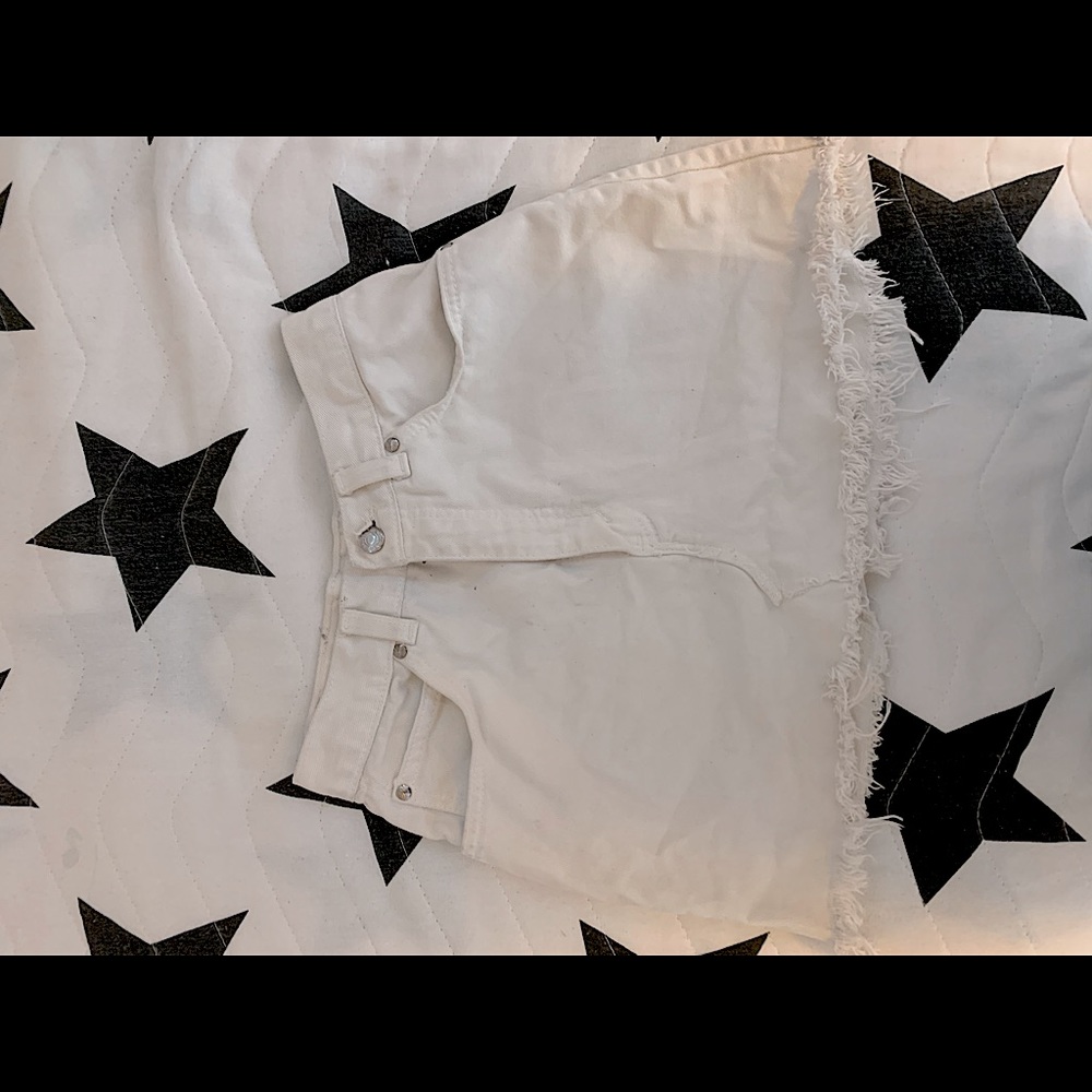 WHITE LEVIS SKIRT
